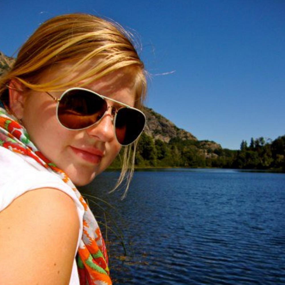 Meet your Posher, Caroline